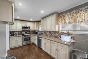555 E Maple Ave, Woodbridge Township, NJ 07095 - Photo 11