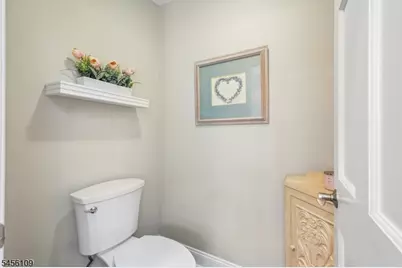 23 Chicopee Dr, Wayne, NJ 07470 - Photo 15