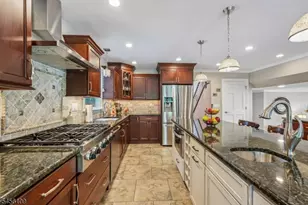 23 Chicopee Dr, Wayne, NJ 07470 - Photo 9