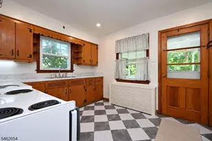 186 MacDonald Dr, Wayne, NJ 07470 - Photo 9