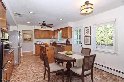 293 Cherry Hill Rd, Mountainside, NJ 07092 - Photo 5
