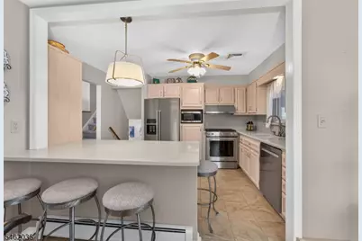 810 Lynwood Street, Raritan, NJ 08869 - Photo 7