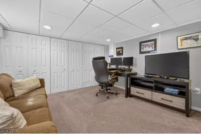 810 Lynwood Street, Raritan, NJ 08869 - Photo 19