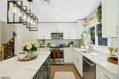 2 Tuers Pl, Montclair, NJ 07043 - Photo 9