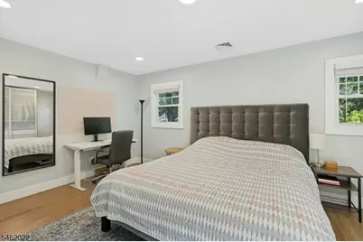 2 Tuers Pl, Montclair, NJ 07043 - Photo 11