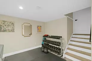 2 Tuers Pl, Montclair, NJ 07043 - Photo 25