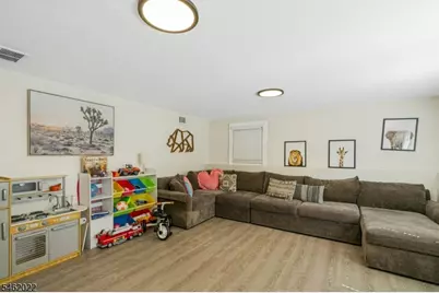 2 Tuers Pl, Montclair, NJ 07043 - Photo 19