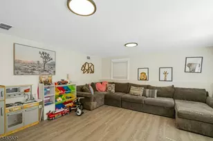 2 Tuers Pl, Montclair, NJ 07043 - Photo 19