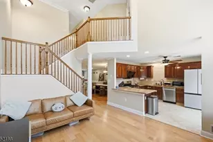 18 Clark Ct, Bernards Township, NJ 07920 - Photo 3