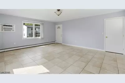 800 De Lalla Ter, Ridgefield, NJ 07657 - Photo 5