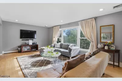 10 Rosemere Ave, West Caldwell, NJ 07006 - Photo 3