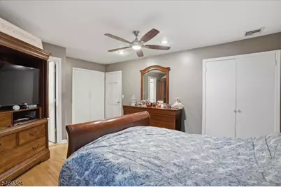 10 Rosemere Ave, West Caldwell, NJ 07006 - Photo 9