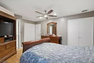 10 Rosemere Ave, West Caldwell, NJ 07006 - Photo 9