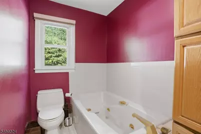 10 Rosemere Ave, West Caldwell, NJ 07006 - Photo 15
