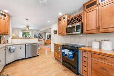 636 Willow Grove St, Hackettstown, NJ 07840 - Photo 7