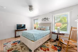 636 Willow Grove St, Hackettstown, NJ 07840 - Photo 11