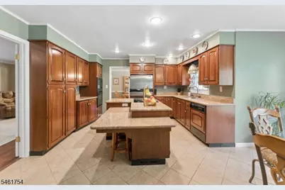 34 Hughes Rd, Franklin Township, NJ 08873 - Photo 17