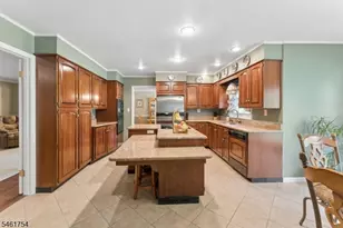 34 Hughes Rd, Franklin Township, NJ 08873 - Photo 17