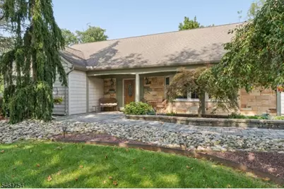 34 Hughes Rd, Franklin Township, NJ 08873 - Photo 5