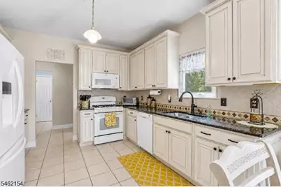 33 Hughey Ln, Hillsborough Township, NJ 08844 - Photo 7