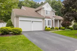 102 Connelly Ave, Mount Olive, NJ 07828 - Photo 3