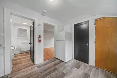 151 Watchung Ave #3, West Orange Township, NJ 07052 - Photo 3