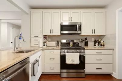 11 Vreeland Ct, Sayreville, NJ 08872 - Photo 7
