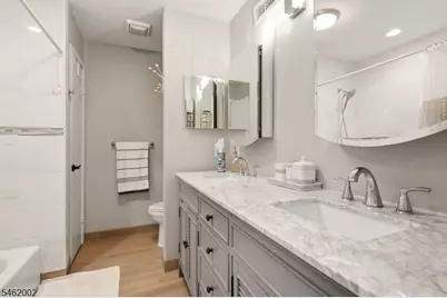 11 Vreeland Ct, Sayreville, NJ 08872 - Photo 15