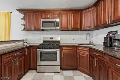 66 Oak Ave, Irvington, NJ 07111 - Photo 15