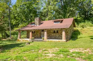 25 Blair Dr, Peapack Gladstone Boro, NJ 07977 - Photo 17