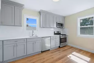 35 Rossmore Pl, Belleville, NJ 07109 - Photo 13