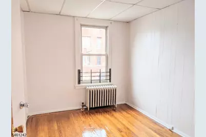 201 Clinton Ave, Jersey City, NJ 07304 - Photo 11