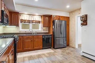27 Strickland Ave, Little Falls Township, NJ 07424 - Photo 7