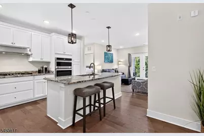 1 Vanderbilt Blvd #303, Florham Park, NJ 07932 - Photo 5