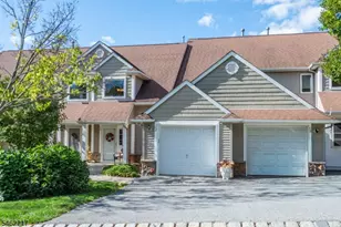 52 Bourne Cir, Hardyston Township, NJ 07419 - Photo 3