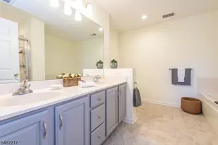 52 Bourne Cir, Hardyston Township, NJ 07419 - Photo 15