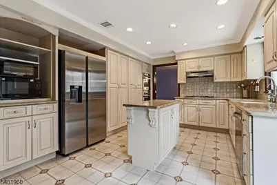 37 Jani Ct, Clifton, NJ 07013 - Photo 5
