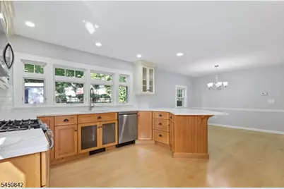 166 Crescent Ave, Waldwick, NJ 07463 - Photo 9