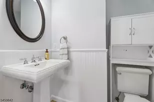 166 Crescent Ave, Waldwick, NJ 07463 - Photo 15