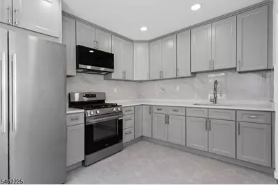 9 Kiel Ave #2, Butler, NJ 07405 - Photo 3