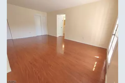 1807 Green Hollow Dr, Woodbridge Township, NJ 08830 - Photo 7