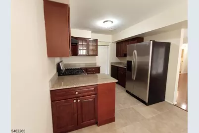 1807 Green Hollow Dr, Woodbridge Township, NJ 08830 - Photo 5