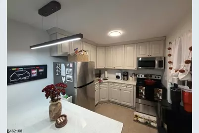 203 N Beverwyck Rd #5, Parsippany, NJ 07034 - Photo 3