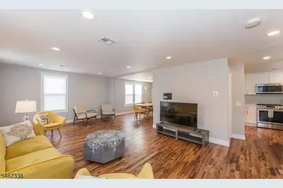 27 Center St, Chatham, NJ 07928 - Photo 9