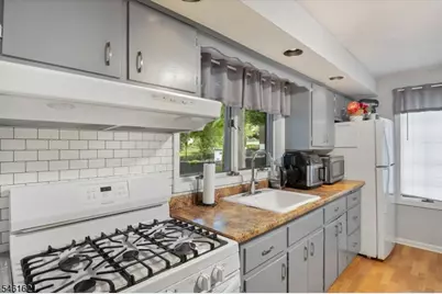 113 Harrison Ave, Roseland, NJ 07068 - Photo 7