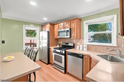 50 Heather Ln, Roselle, NJ 07203 - Photo 3