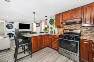 39 Helen Dr, Moonachie, NJ 07074 - Photo 7