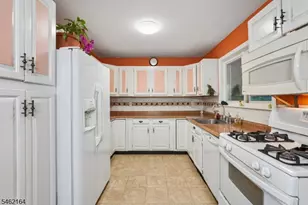 25 Lawrence Dr, Hackettstown, NJ 07840 - Photo 15