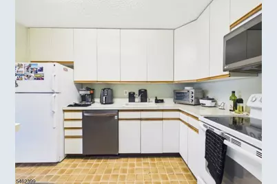 10 N Wood Ave #407, Linden, NJ 07036 - Photo 9