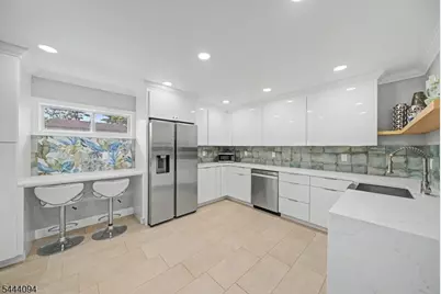 45 Leonard Ter, Wayne, NJ 07470 - Photo 5